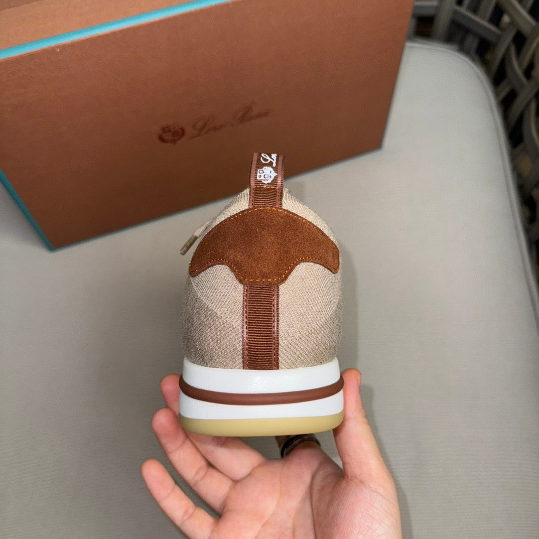 LP Sneakers
