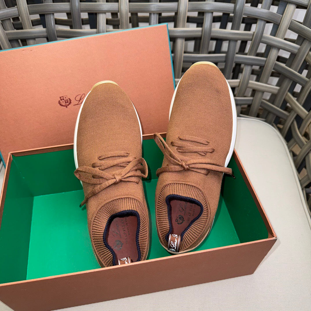 LP Sneakers
