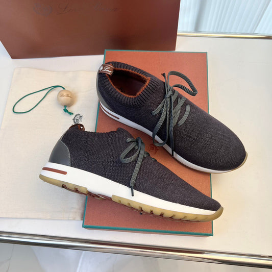 LP Sneakers