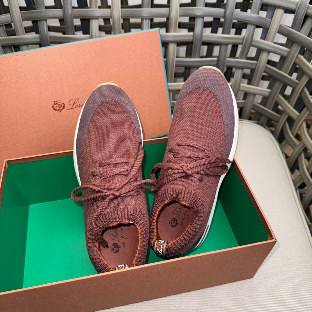 LP Sneakers
