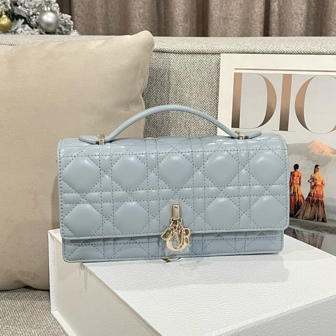 Dior WOC