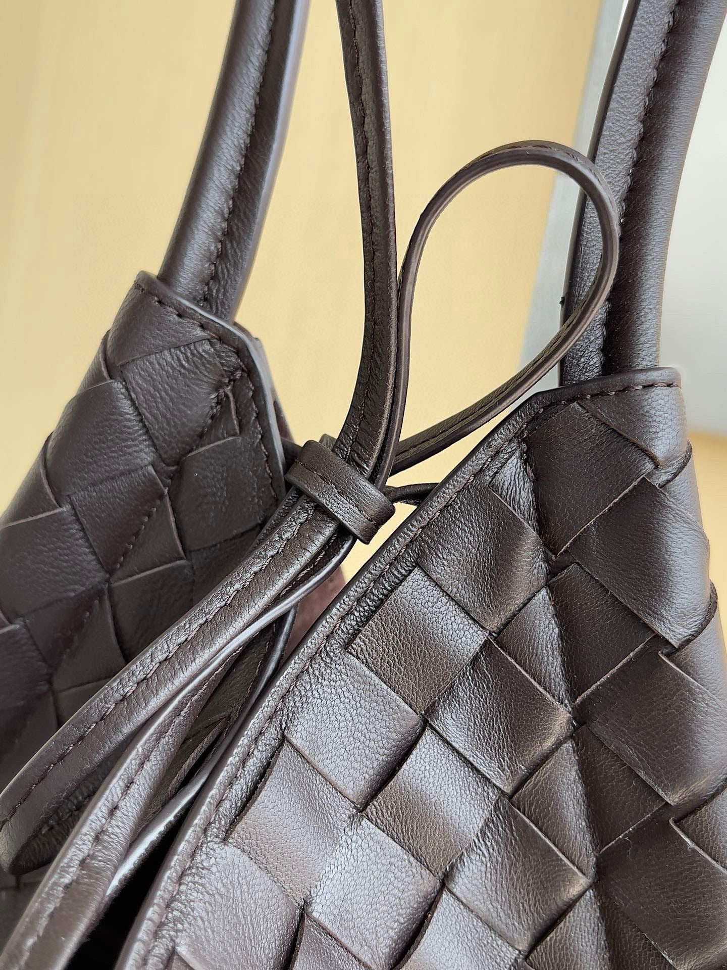 BV Solstice Shoulder Bag