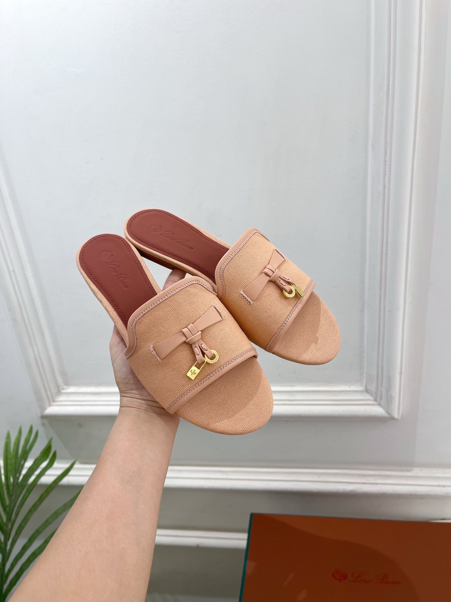 LP Sandals