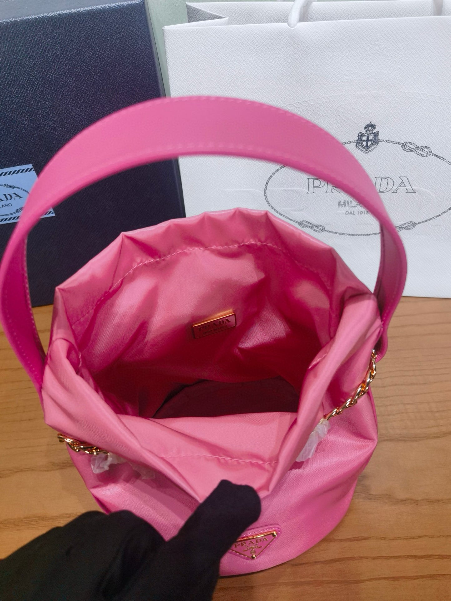 PD Petit Sac Noir Bucket Bag