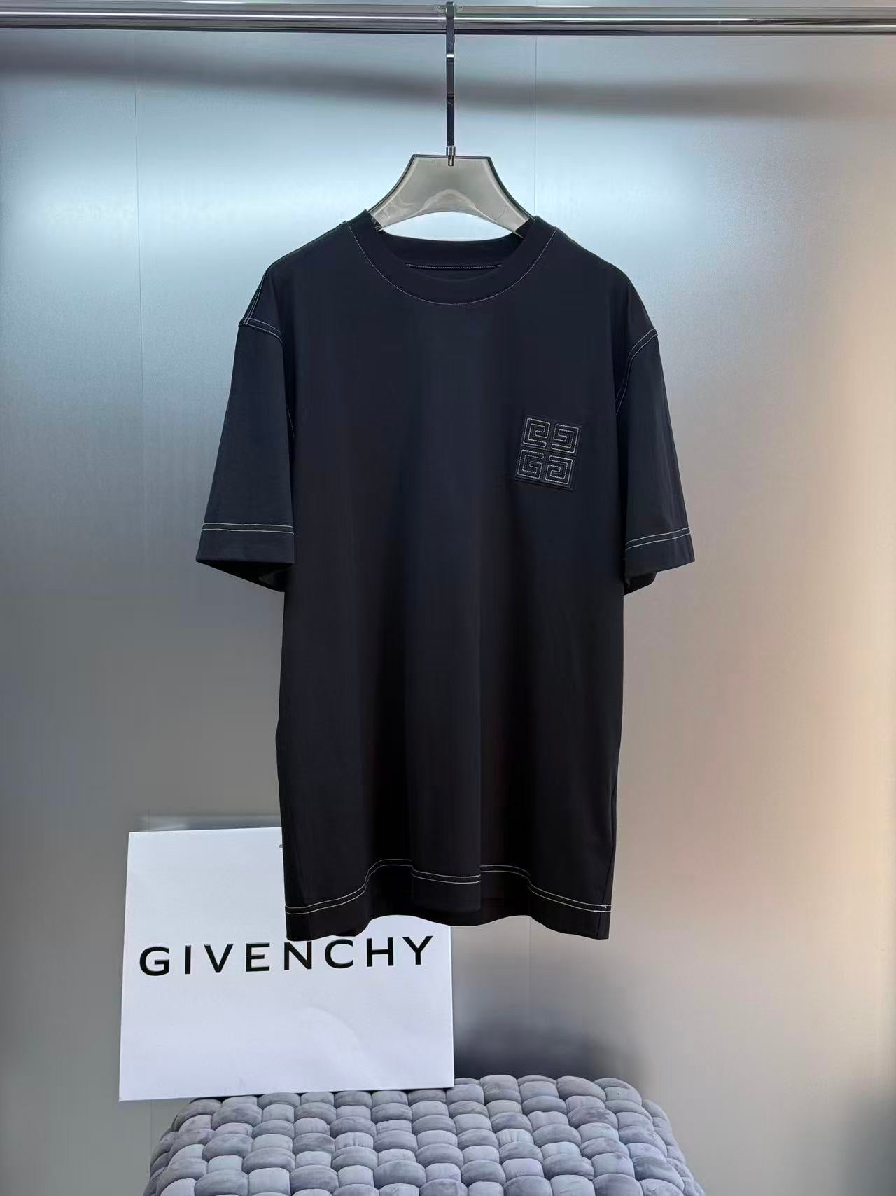 Givenchy T-Shirt
