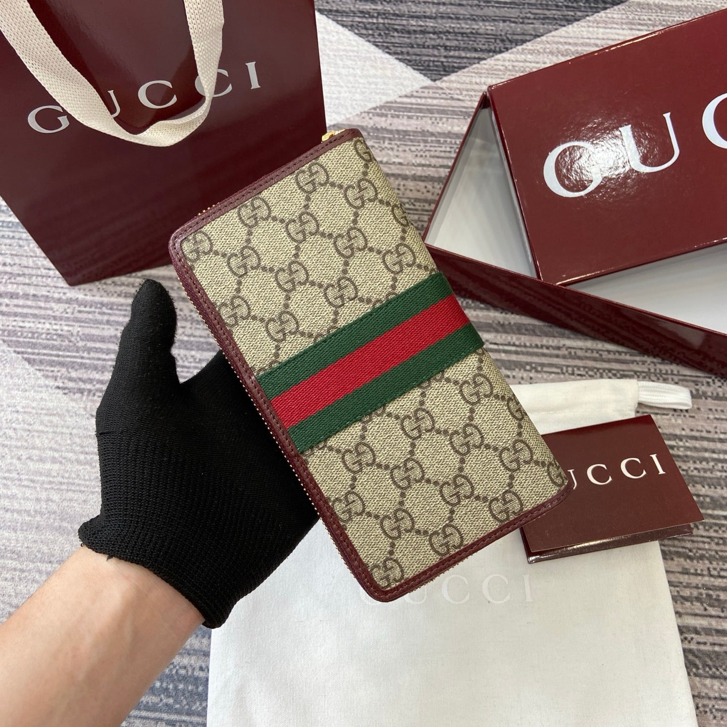 Gucci Long Zipped Wallet