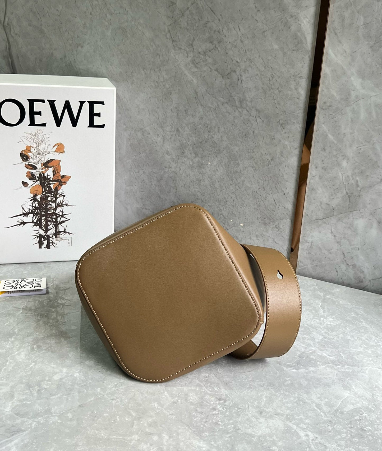 Loewe Pebble Bucket Bag(24.5x23.5x28cm)