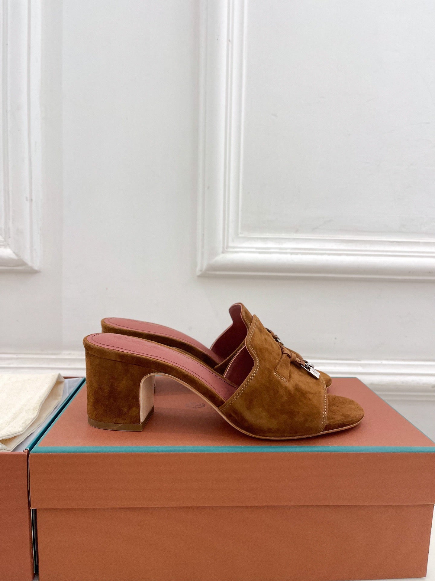 LP Sandals