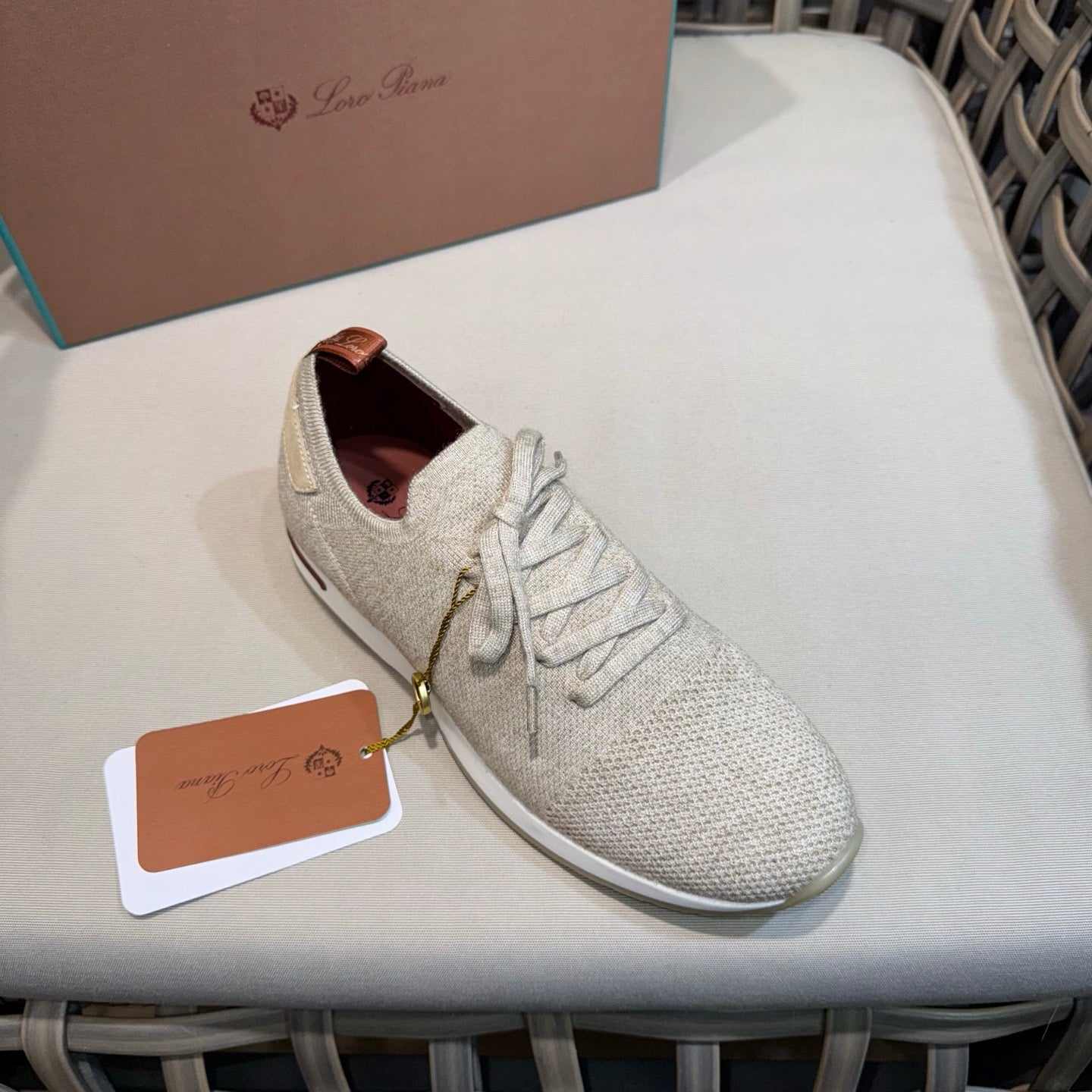 LP Sneakers