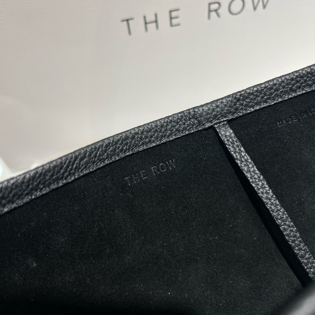 The Row Bucket Bag(24CM*22CM*11CM)