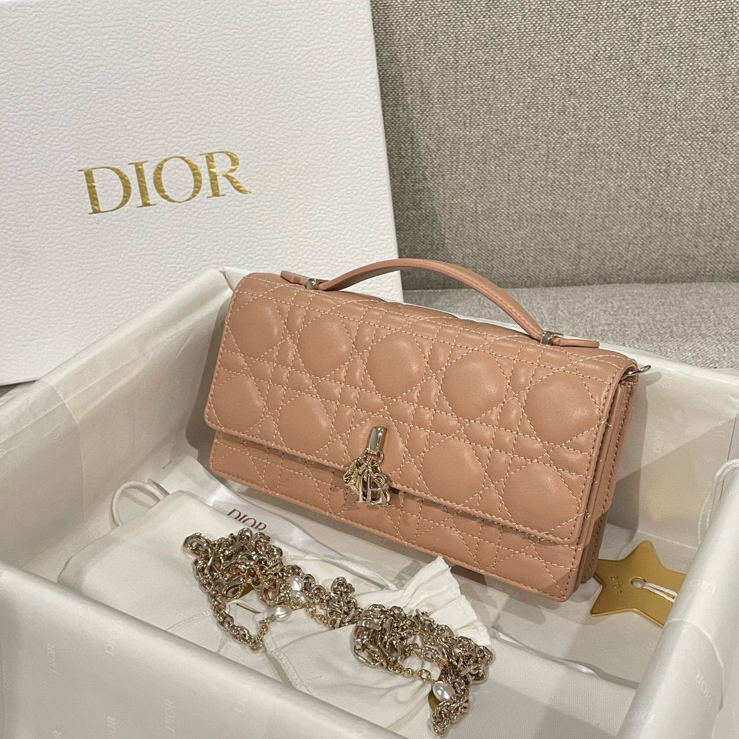 Dior WOC