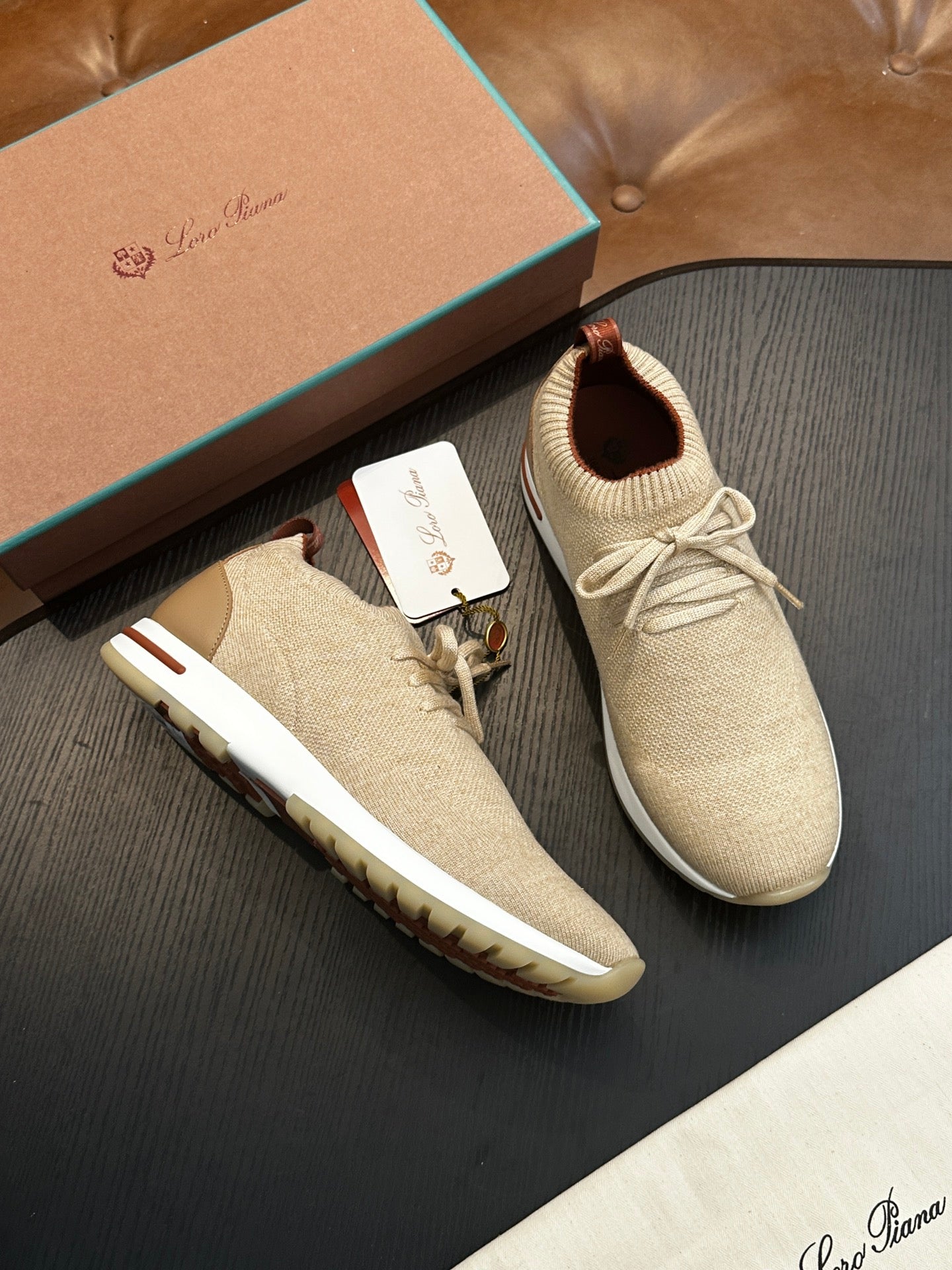 LP Sneakers