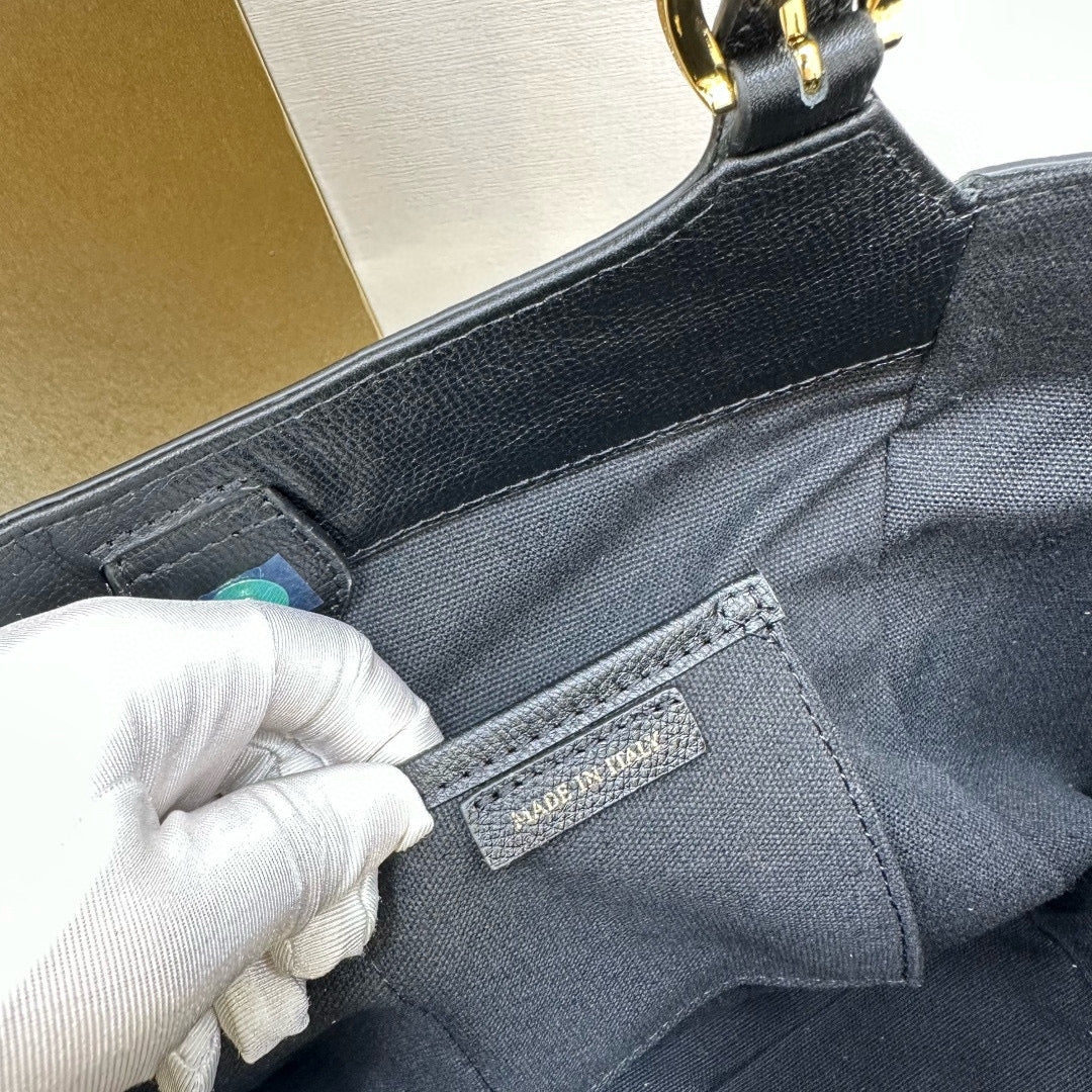 BBR Highlands Shoulder Bag