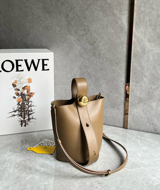 Loewe Pebble Bucket Bag(16x16x19.5cm)
