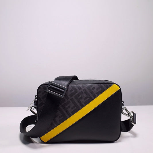 FENDI MESSENGER 22*15*4.5