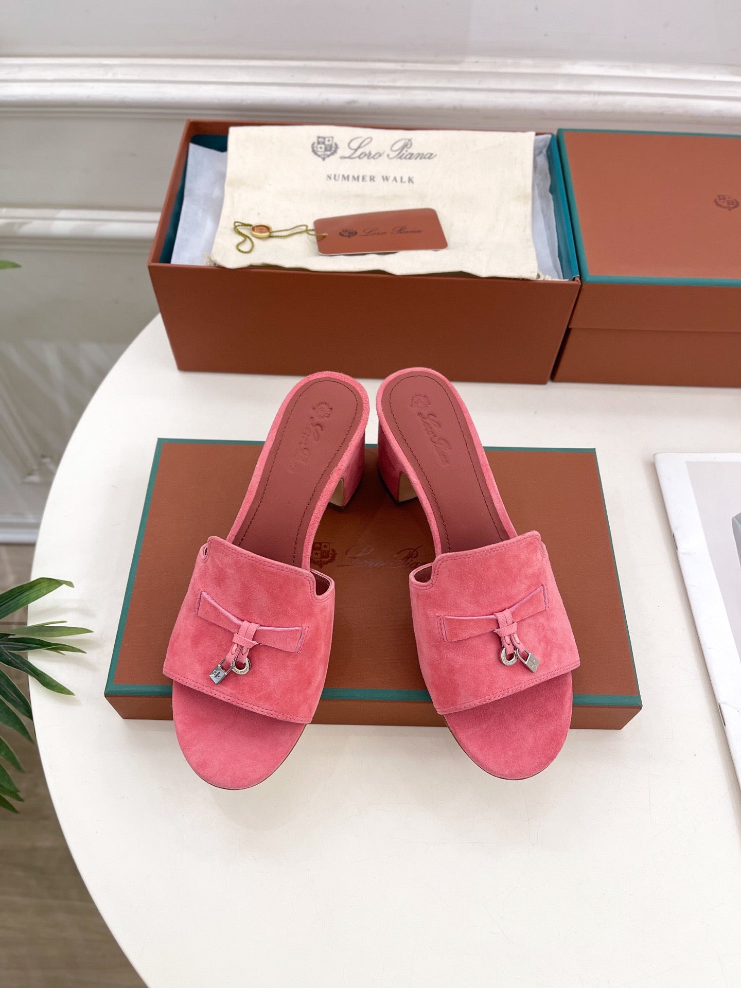 LP Sandals