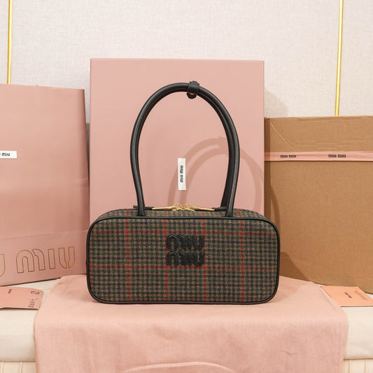 Miu Miu Bowling Bag 28x12x9cm