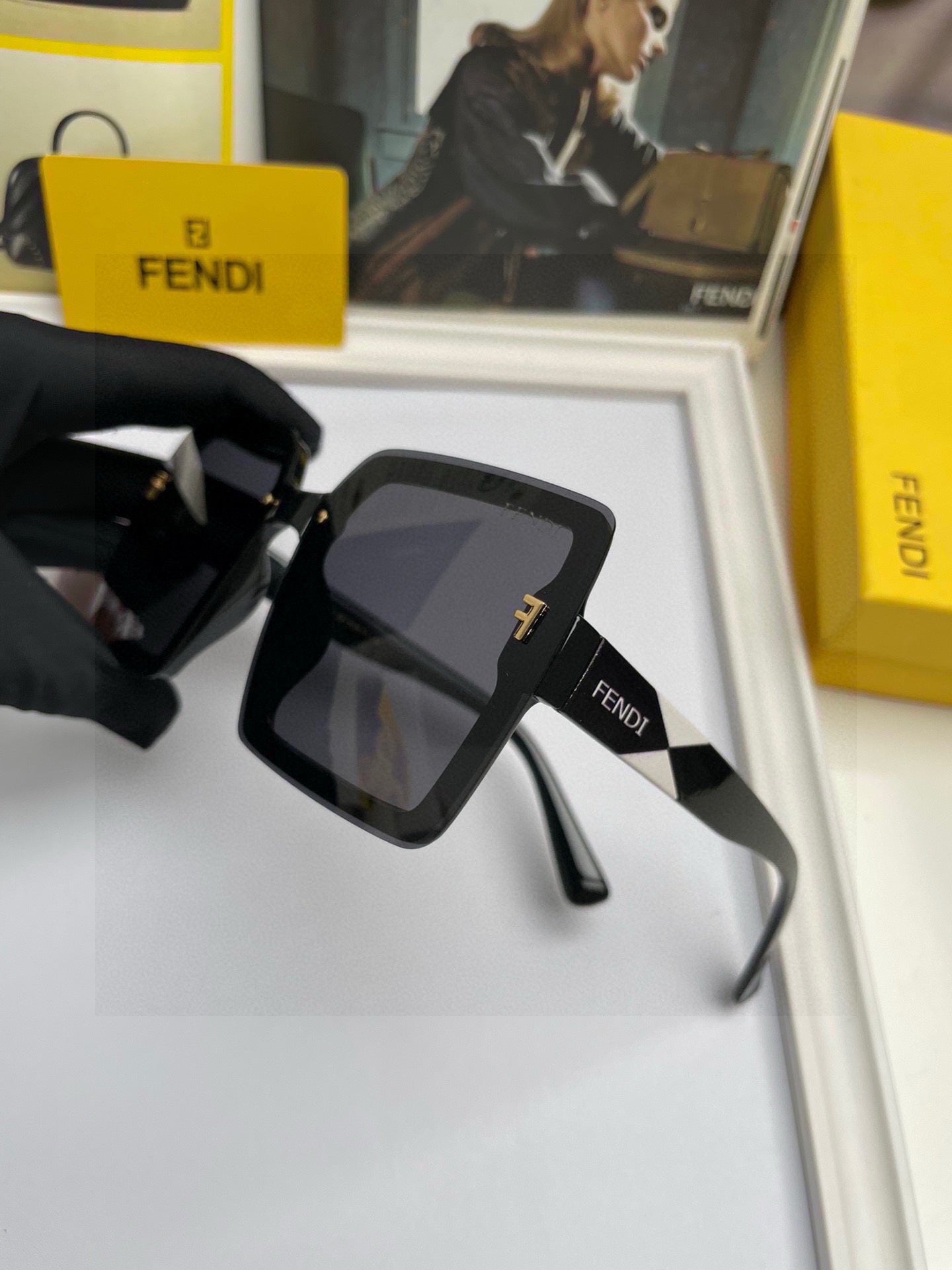 gafas de sol fendi