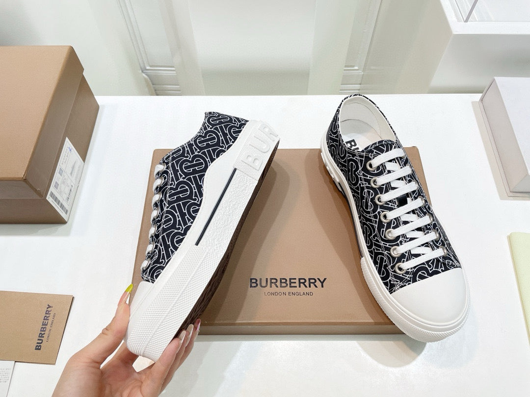 Burberry Sneakers