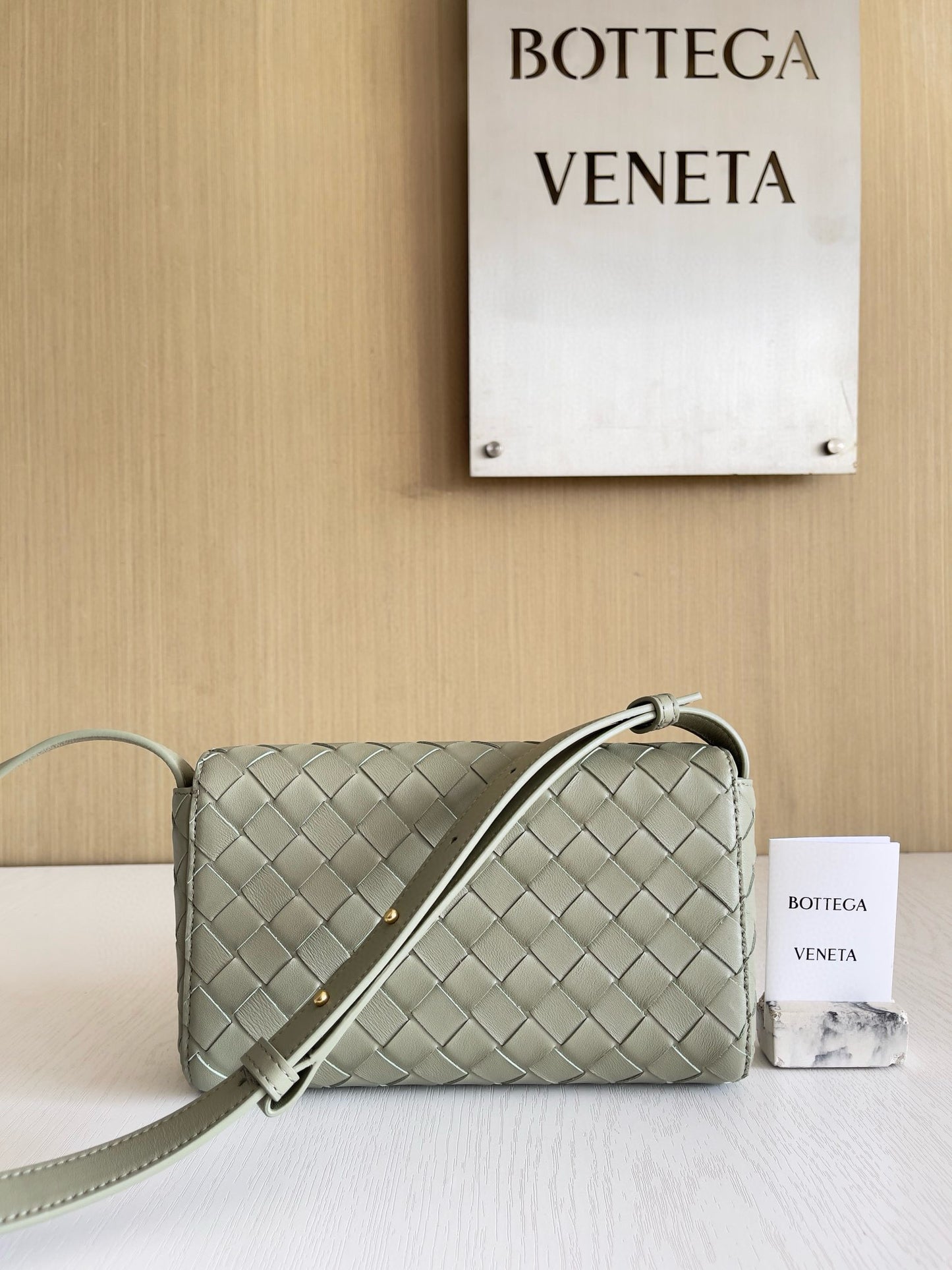 BV Andiamo Clutch Bag 21.5x13x4.5cm