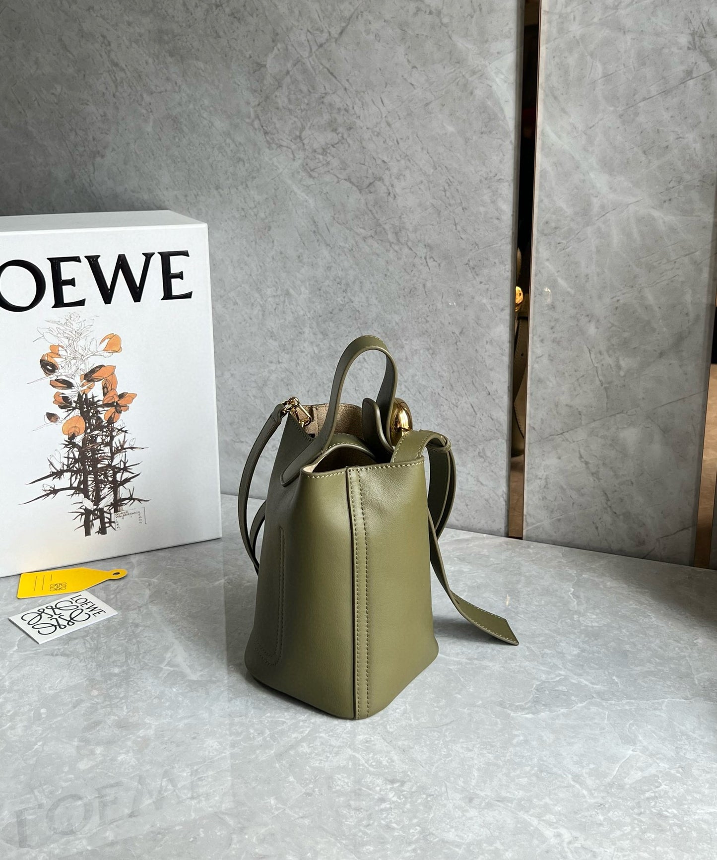 Loewe Pebble Bucket Bag(16x16x19.5cm)