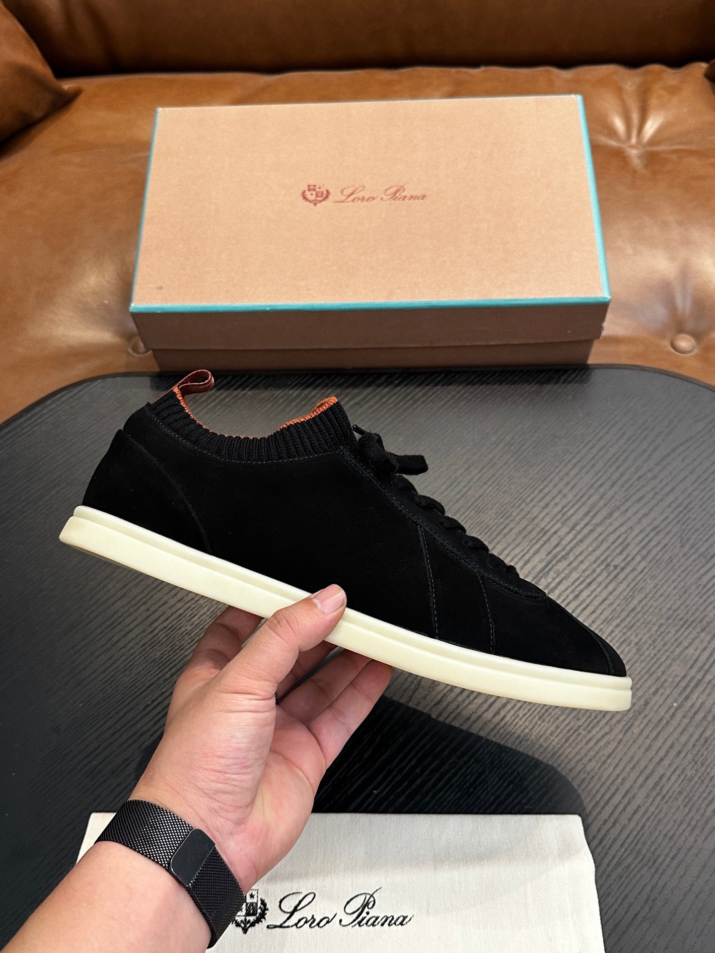 LP Sneakers