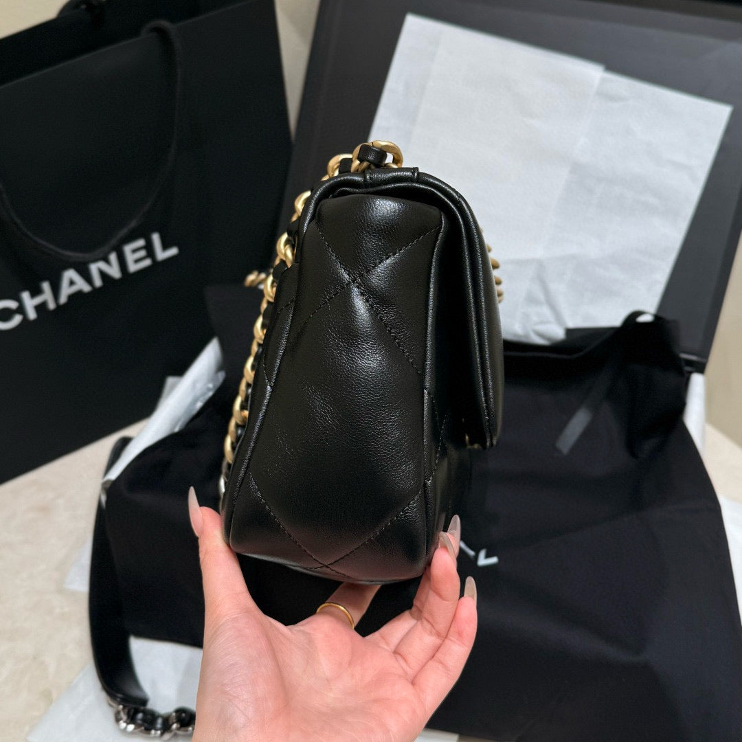 Chanel 19 Small