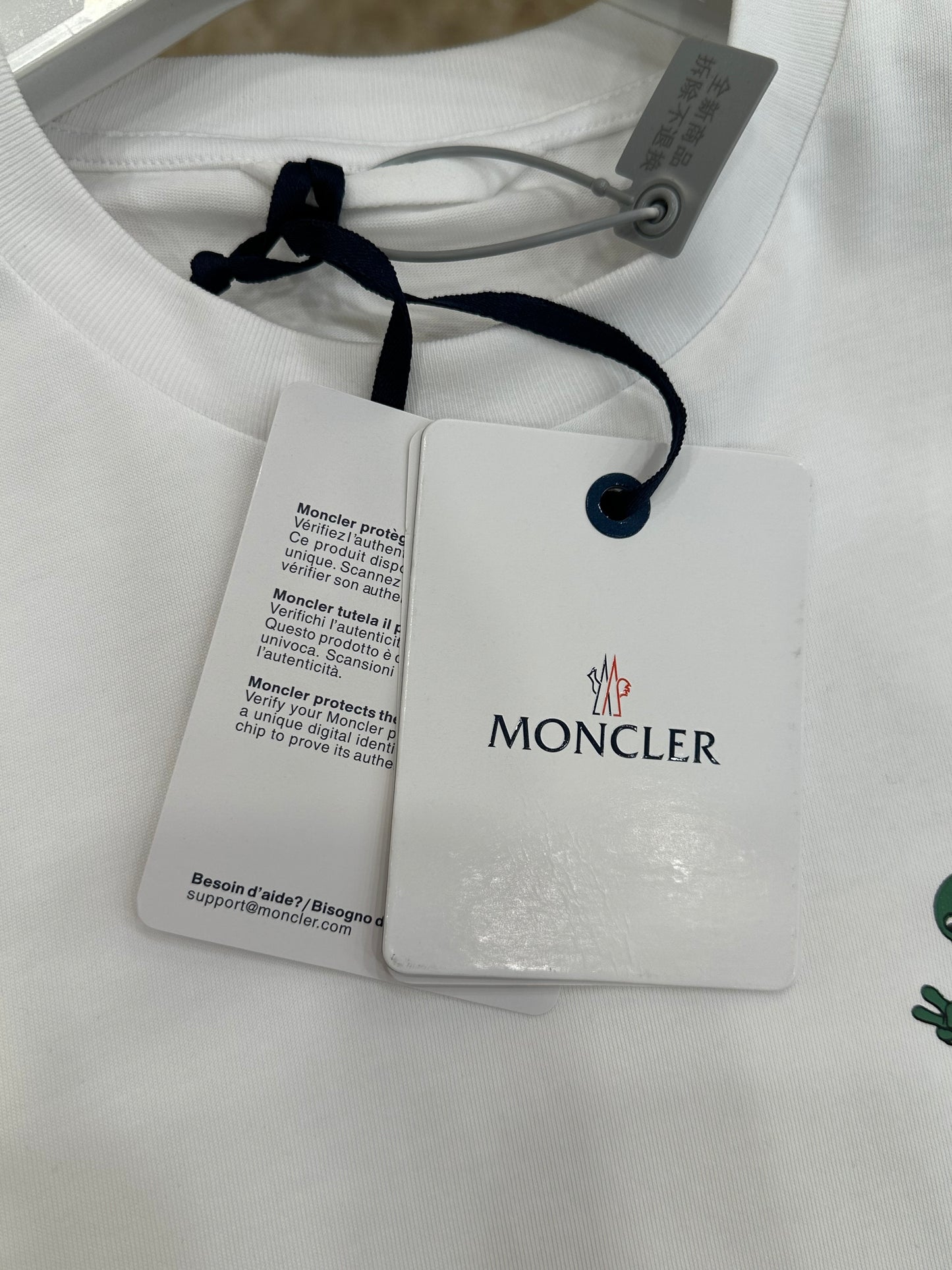 Moncler T-shirt