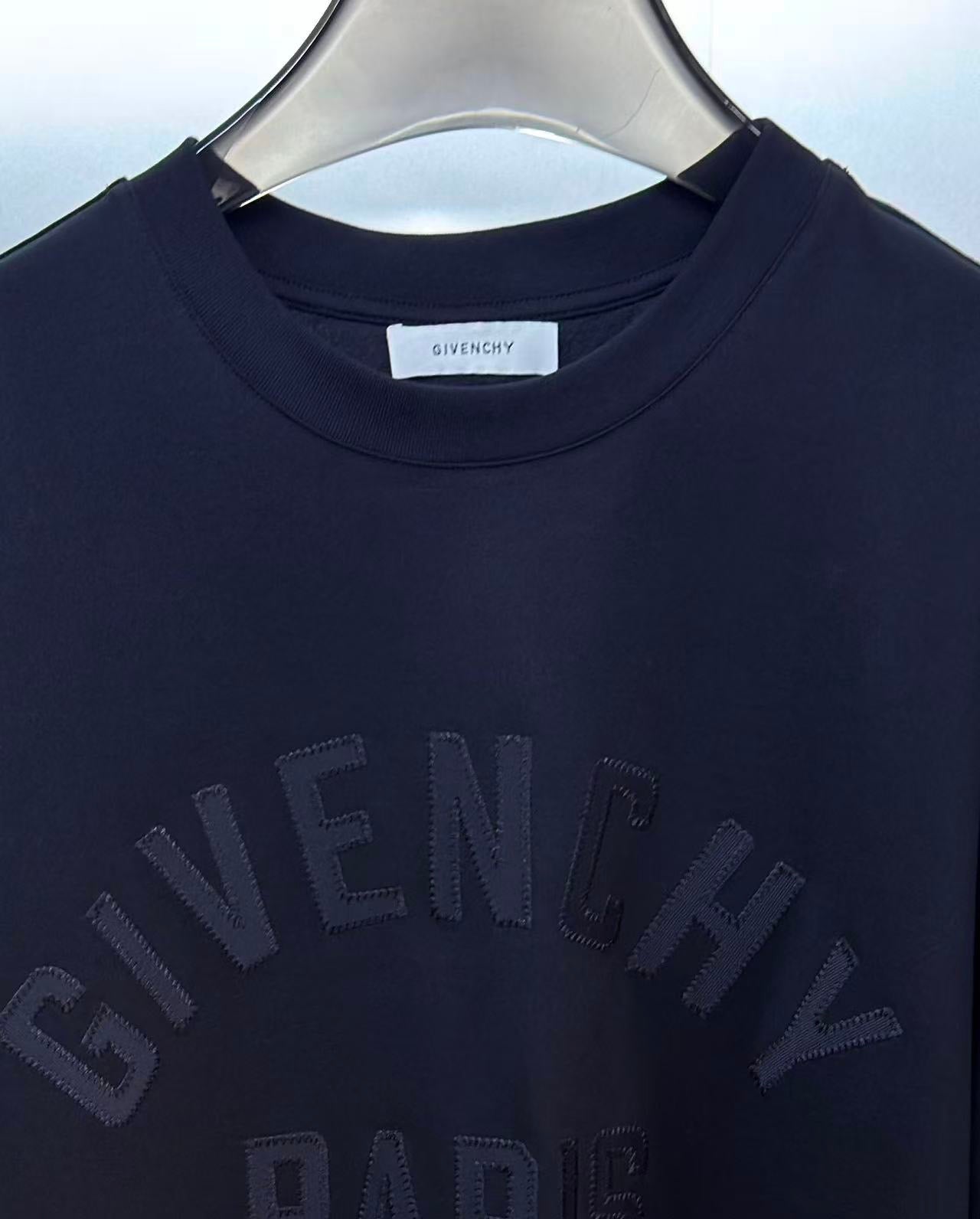 Givenchy T-Shirt