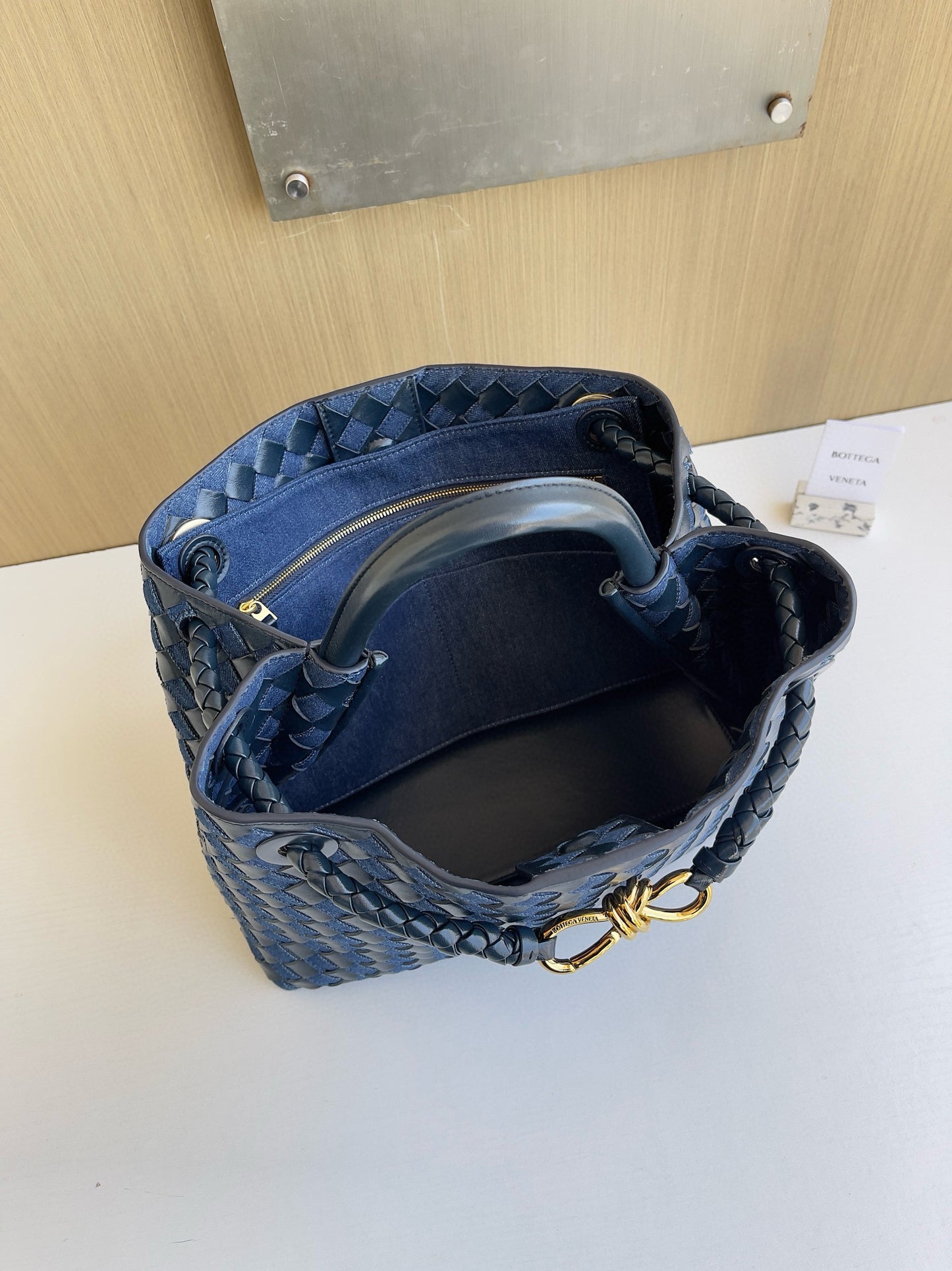 BV Andiamo Handbag