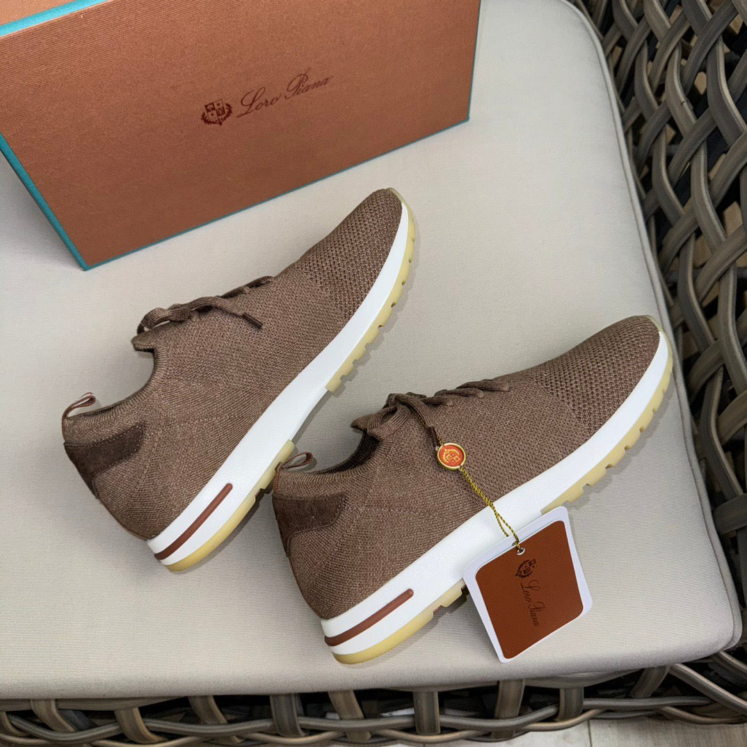 LP Sneakers