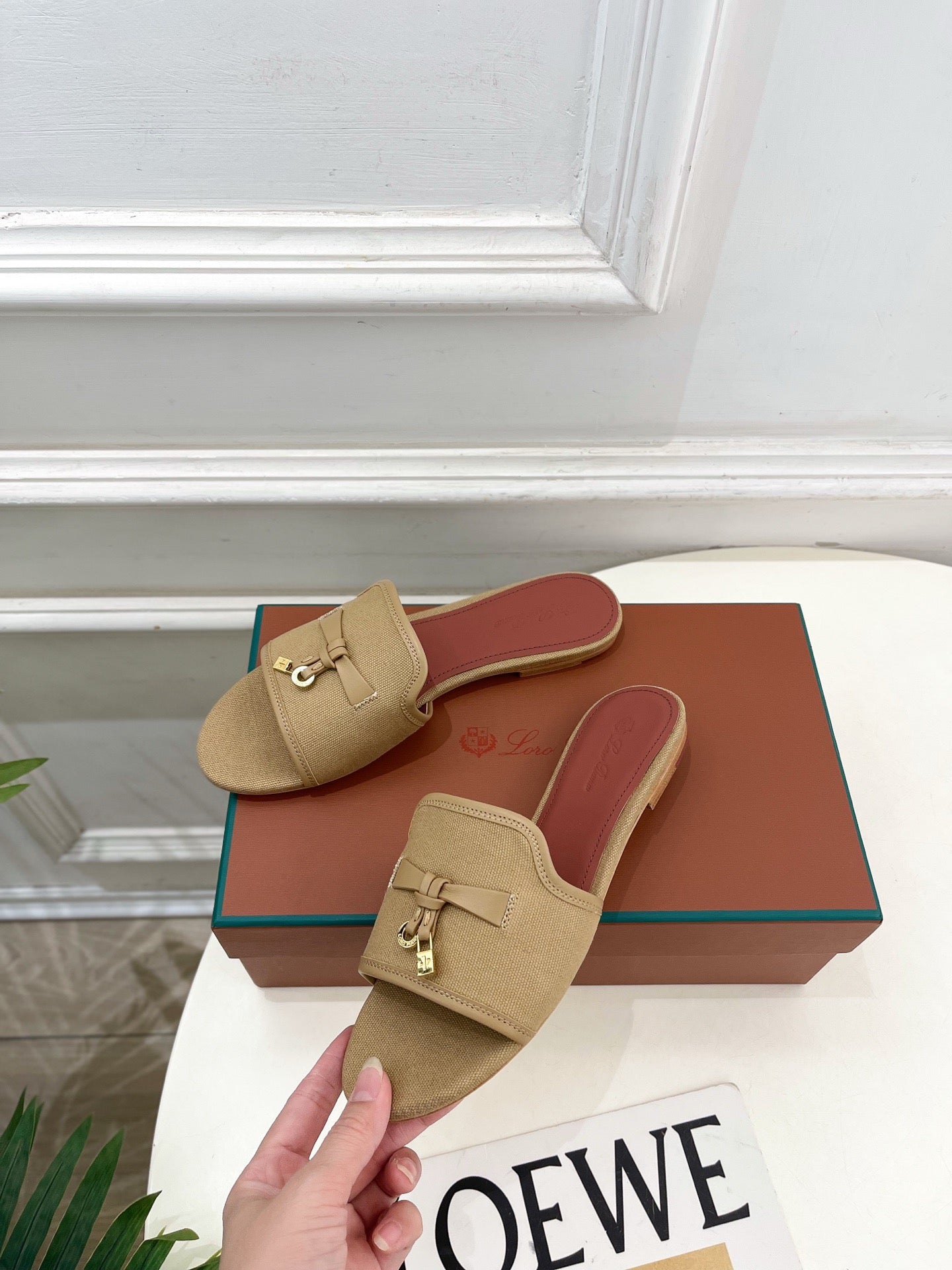 LP Sandals
