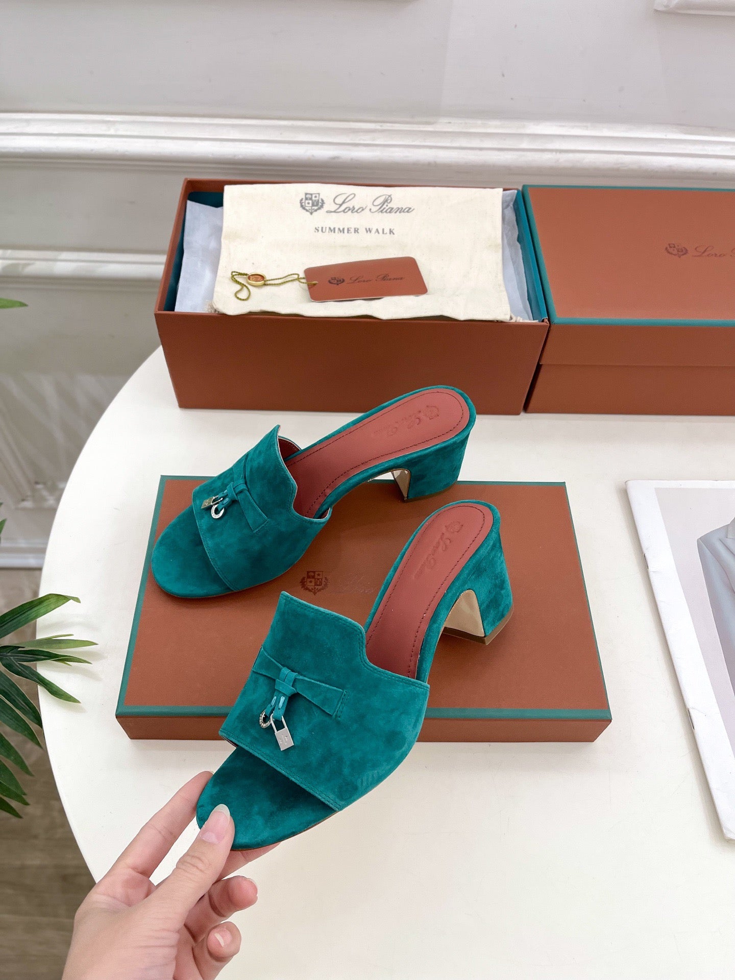 LP Sandals