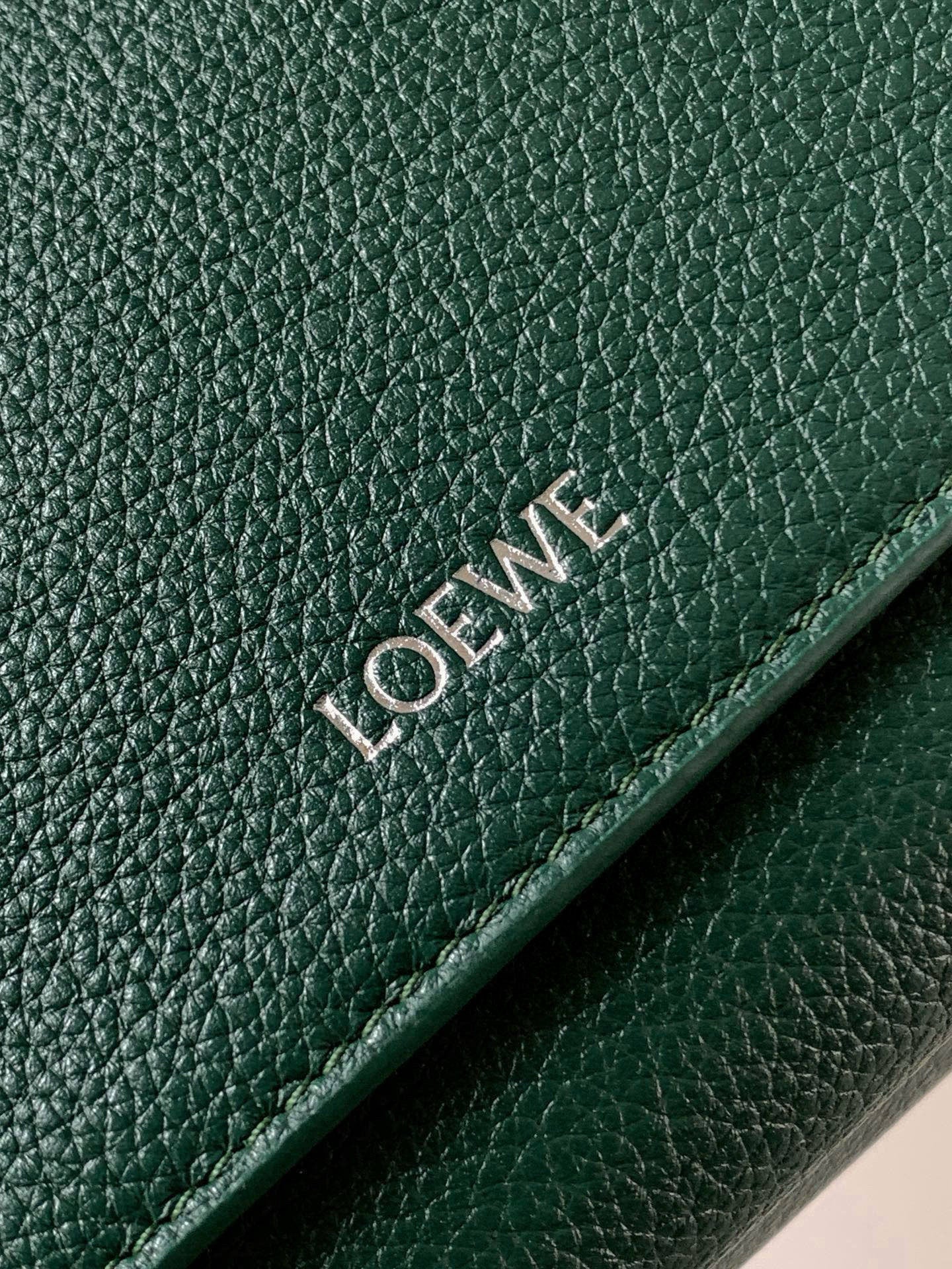 Loewe Messenger Bag 23x18x9CM