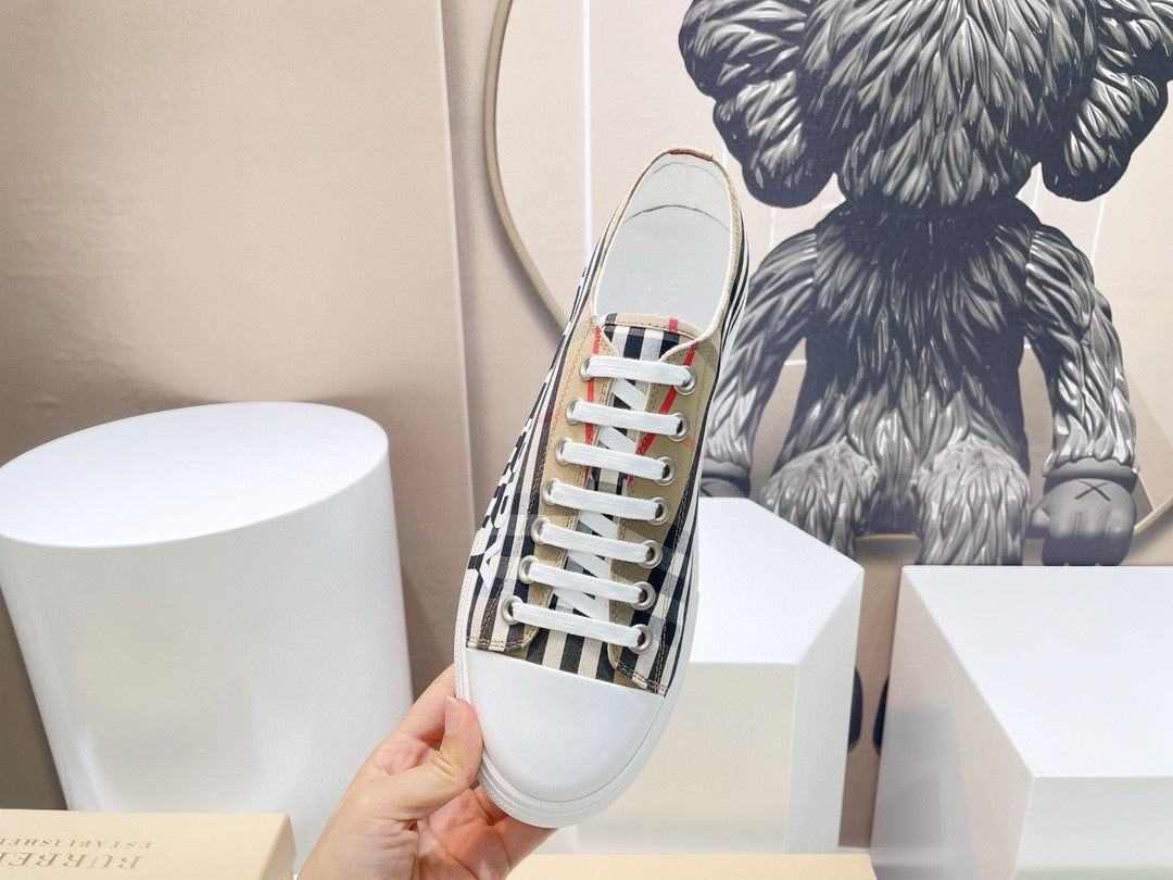 Burberry Sneakers
