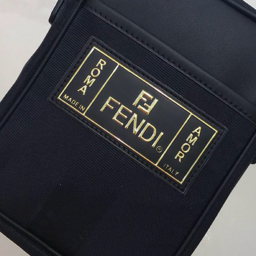 FENDI SLING BAG 14*4*19