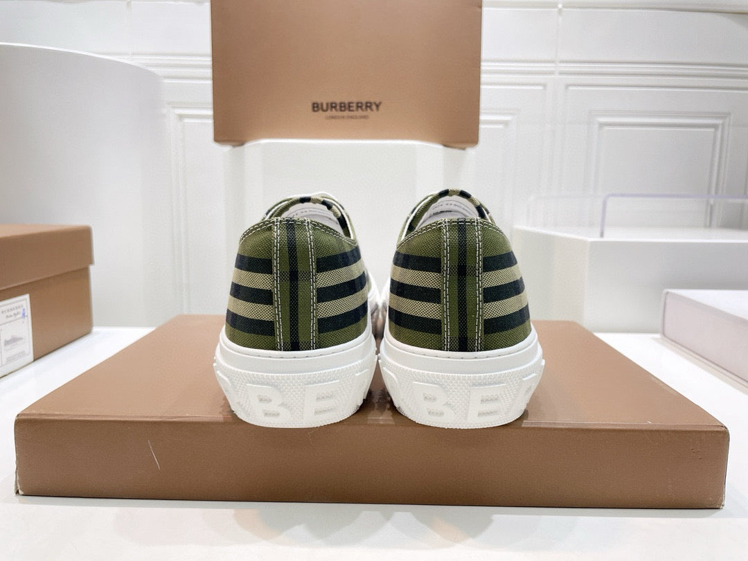 Burberry Sneakers