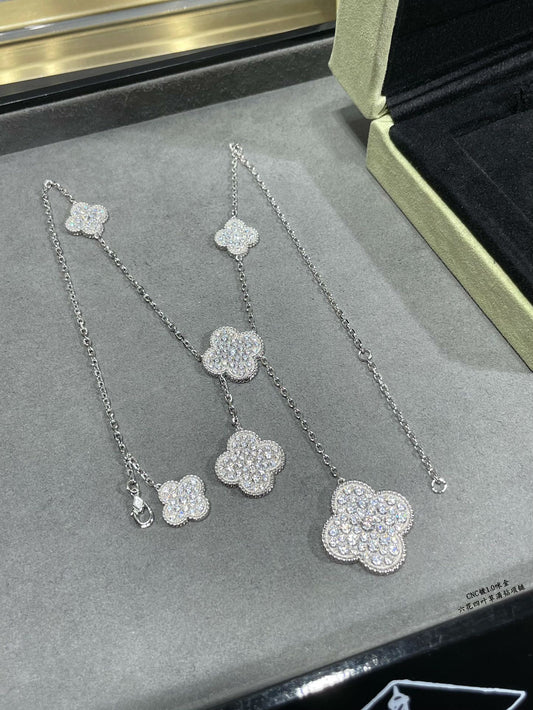 Van Cleef & Arpels Necklace