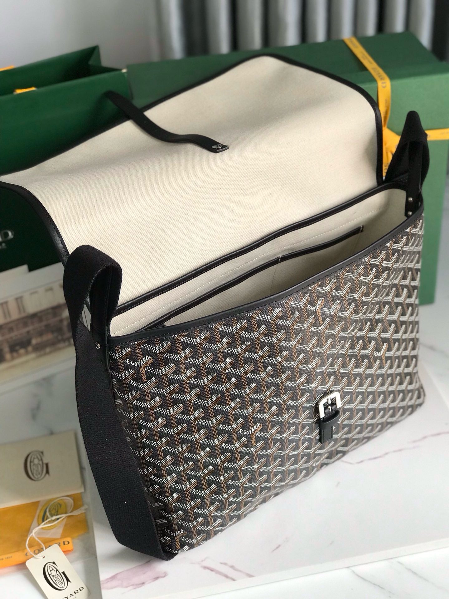 Goyard Messenger Bag 35x26x7.5cm