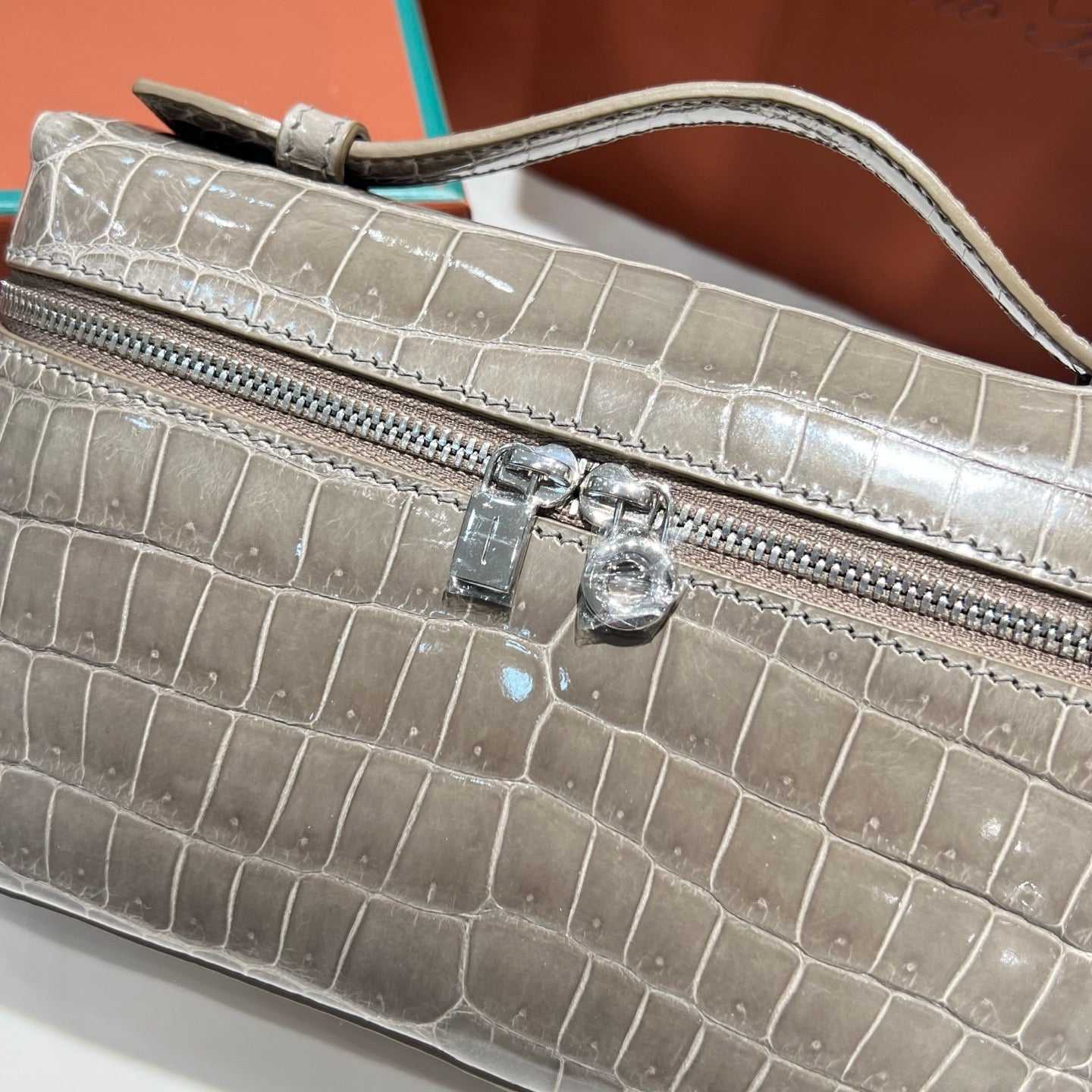 LP Extra Pocket L19 Handbag
