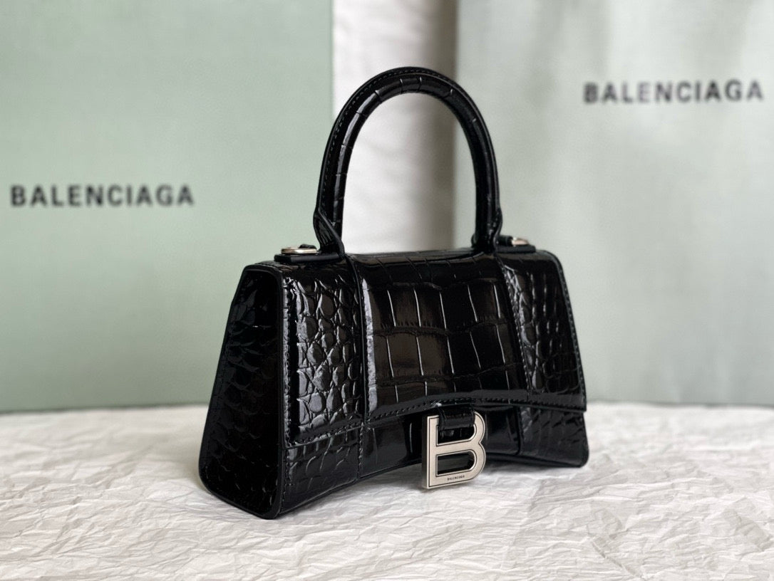 BLCG Hourglass Crocodile Top-handle Handbag
(19x8x21cm)