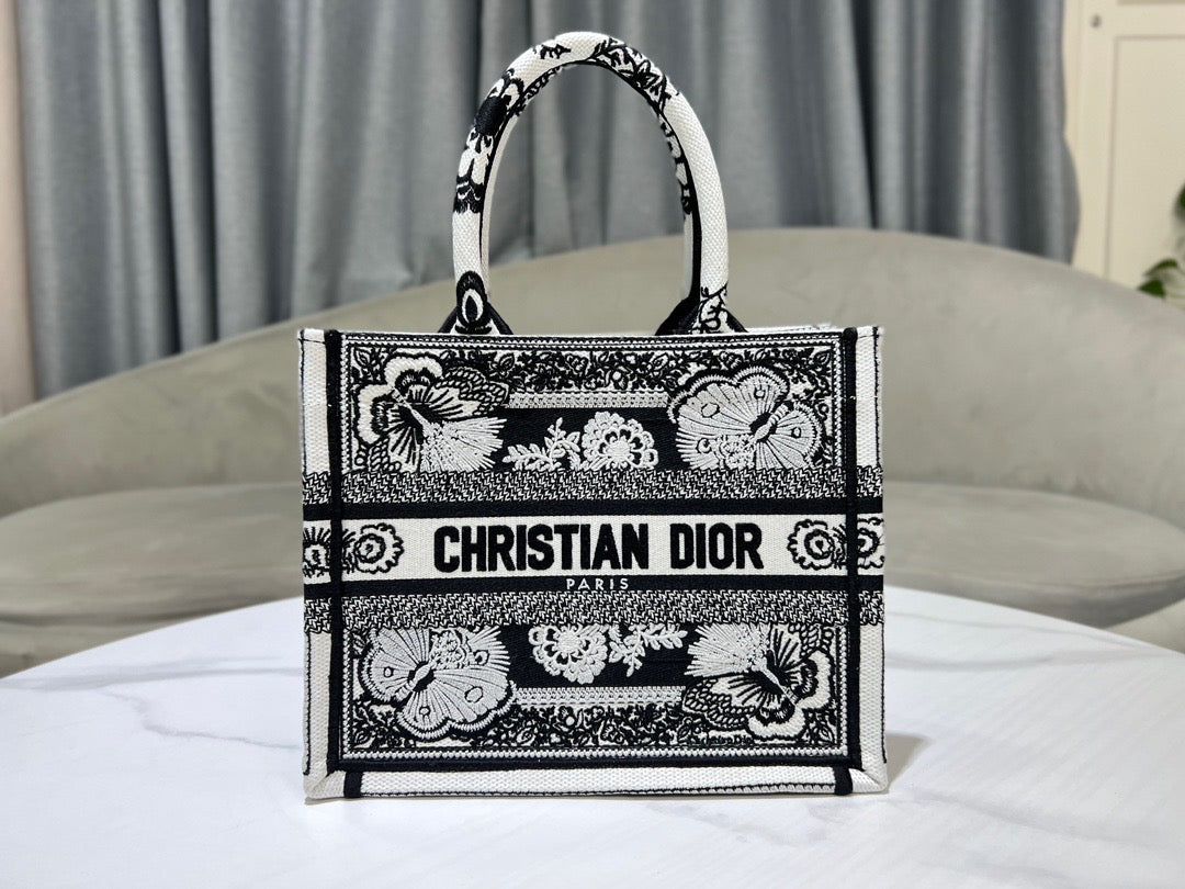 Dior Book Tote (26.5cm)