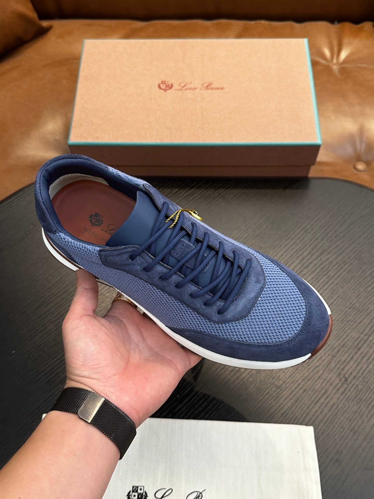 LP Sneakers