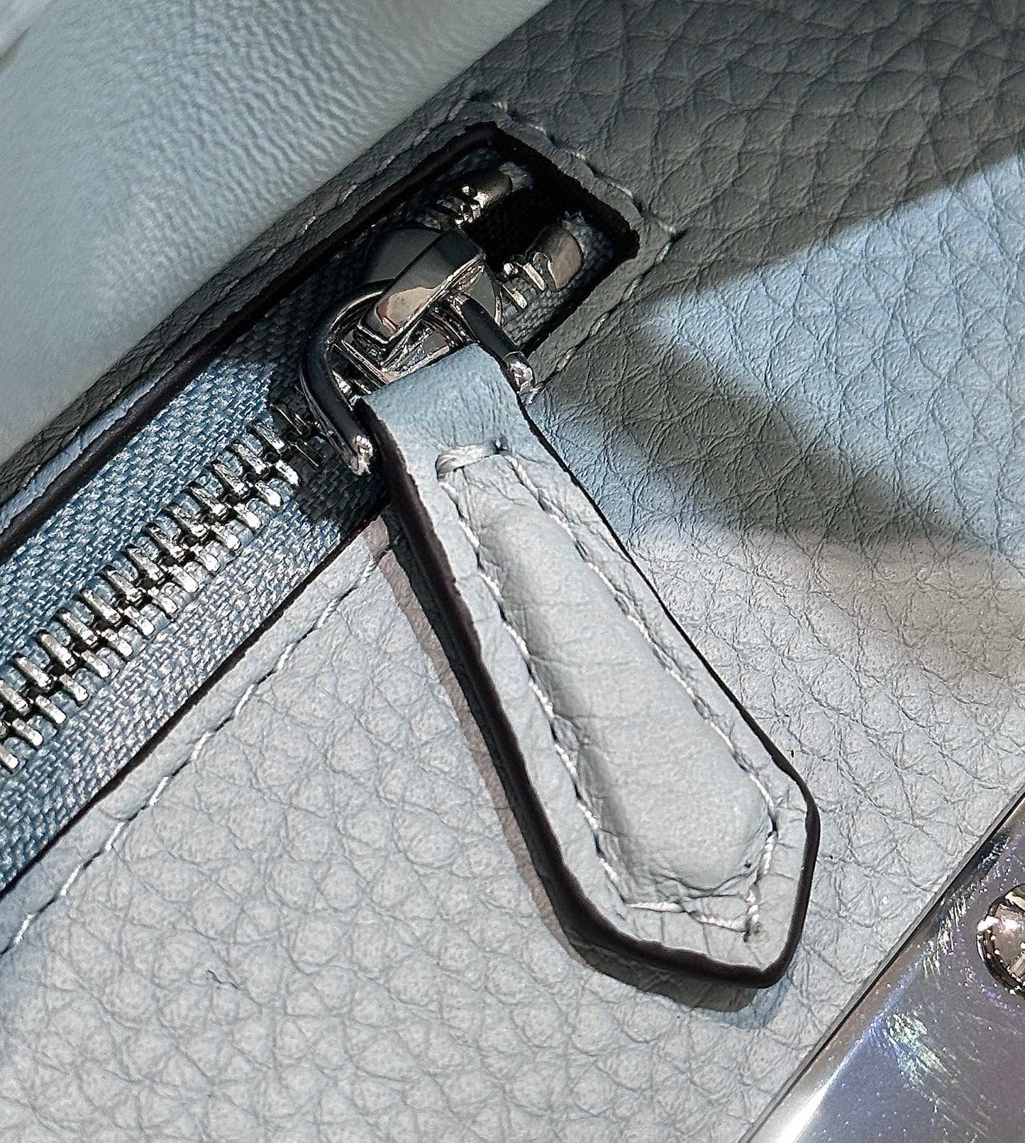Fendi Peekaboo Bag (23.5x12x20 cm)