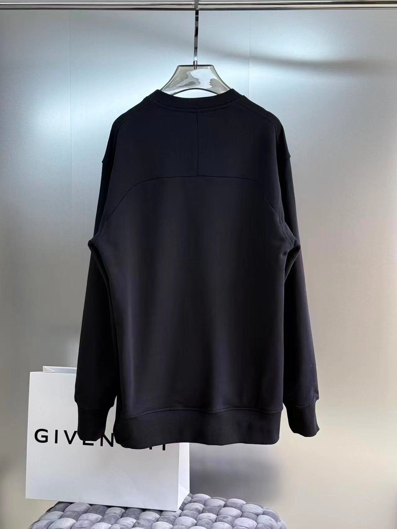 Givenchy Sweate