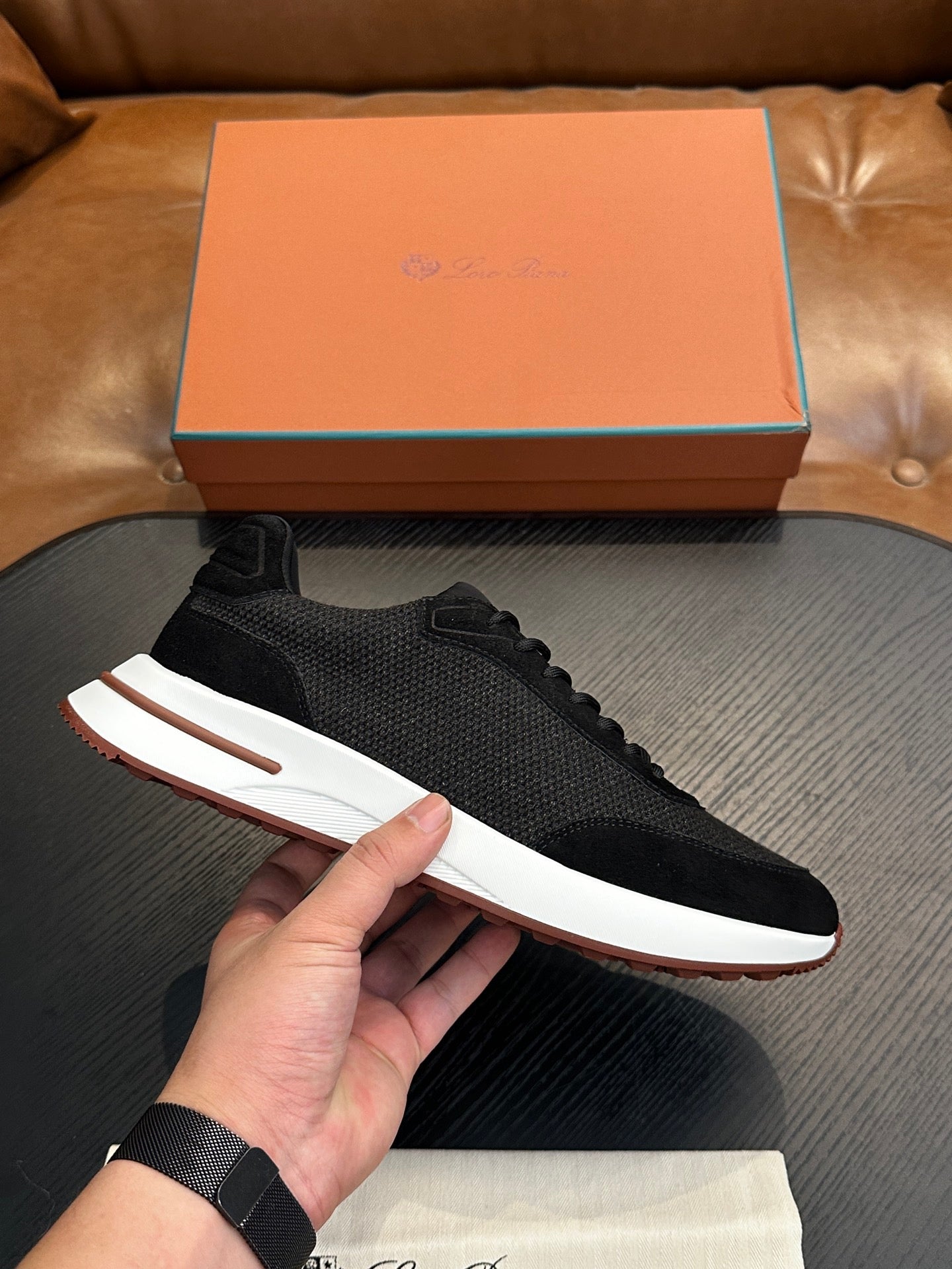 LP Sneakers