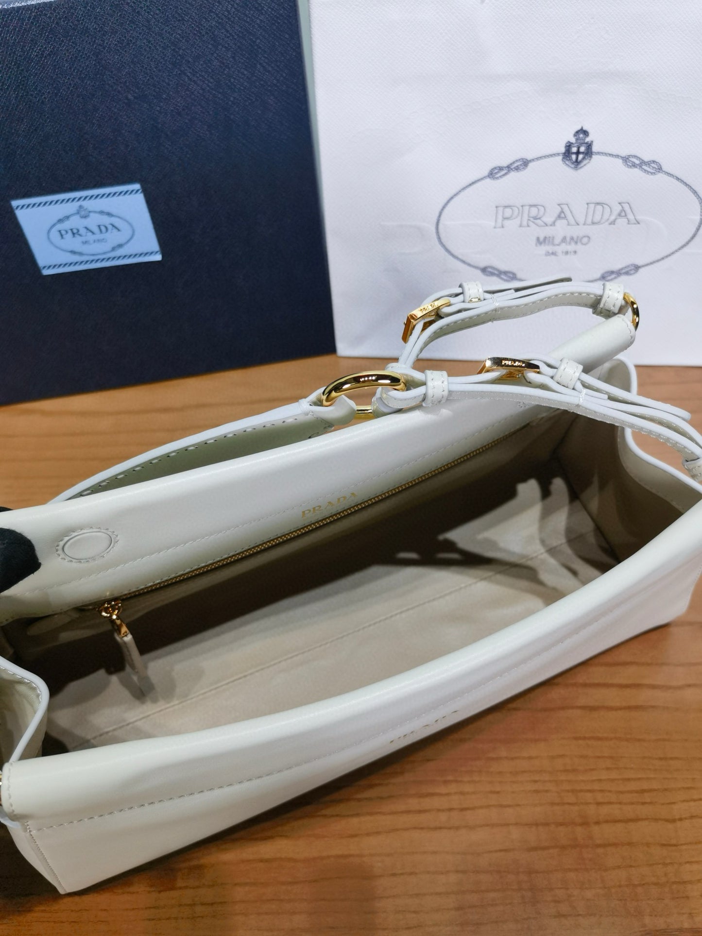 PD Enchaine Shoulder Bag