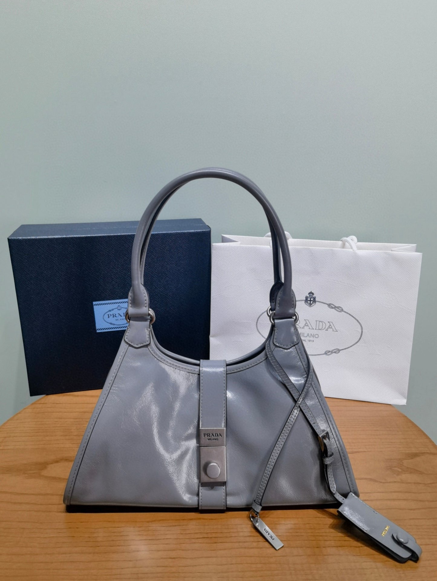 Prada Handbag 42x28x20cm
