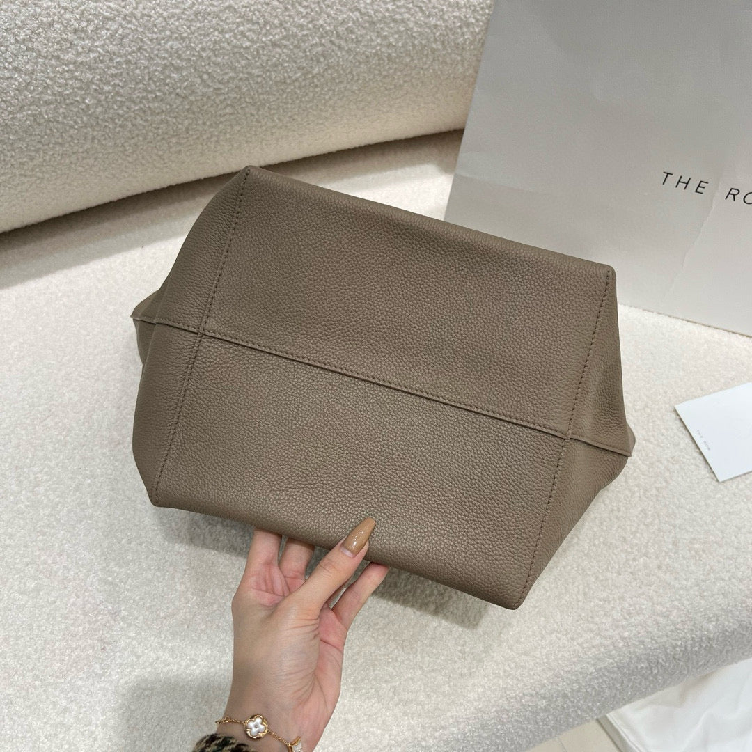 The Row Bucket Bag(44CM*38CM*21CM)