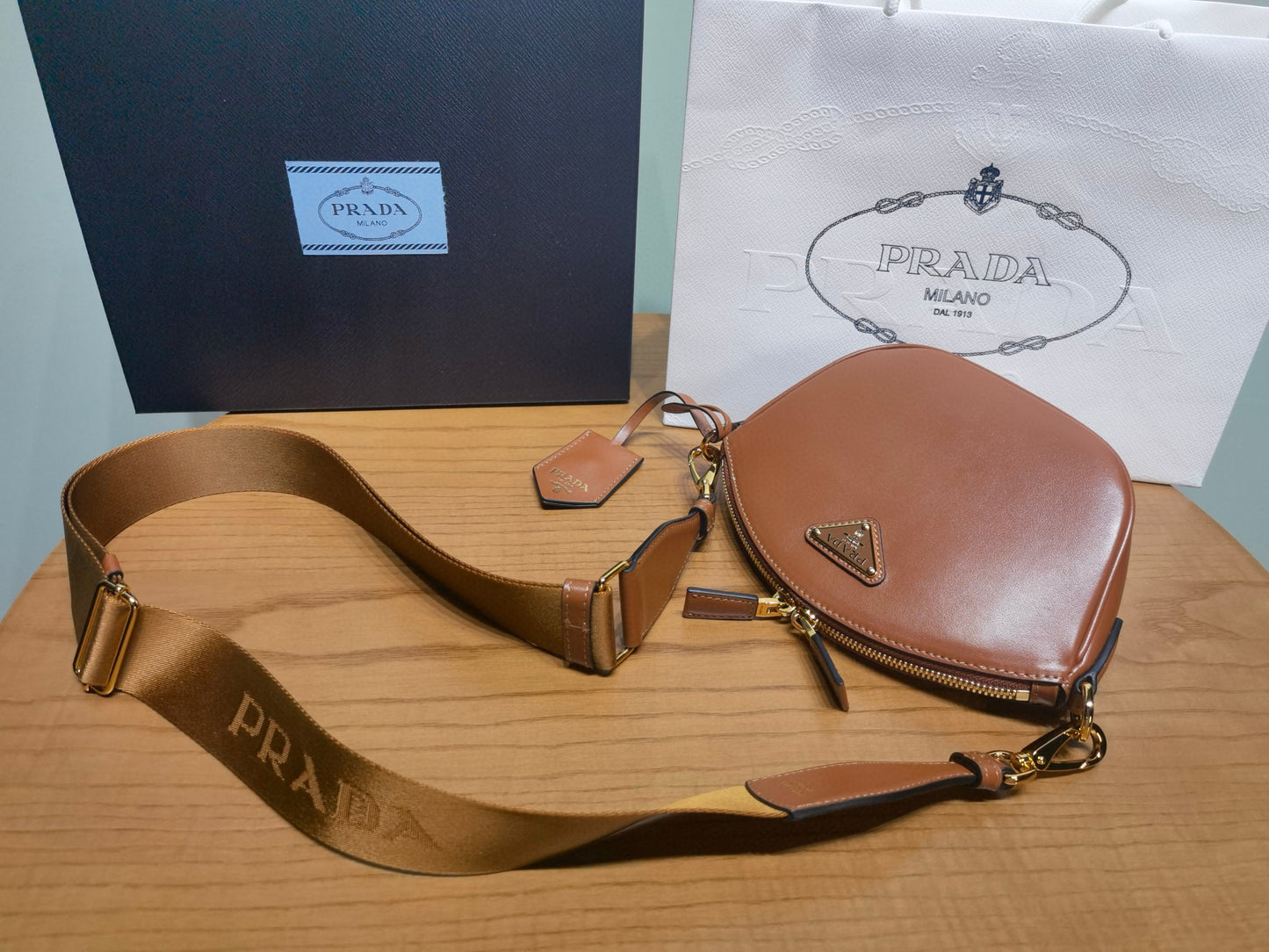 Prada Shoulder Bag 18x15x8cm